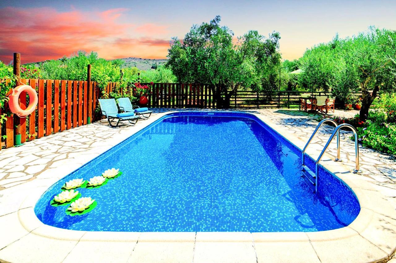 Sentido Villas Arménoi Esterno foto